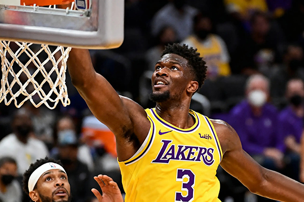 <a href=/look/lanqiuzhibo/lakers/ target=_blank class=infotextkey>湖人</a>季前赛首胜：艾顿26分钟砍14+8，直言要做防守锚点