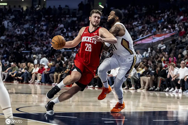 NBA季前赛综述：火箭<a href=/look/lanqiuzhibo/spurs/ target=_blank class=infotextkey>马刺</a><a href=/look/lanqiuzhibo/magic/ target=_blank class=infotextkey>魔术</a>领跑 新趋势与球队百态